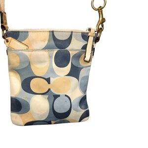 Coach Crossbody Purse No. L0767-41226 Cream Blue Tan Pattern Vintage Y2K
